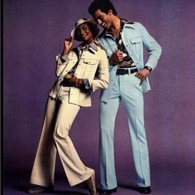 Leisure suits σε ανοιχτές αποχρώσεις, δεκαετία 1970